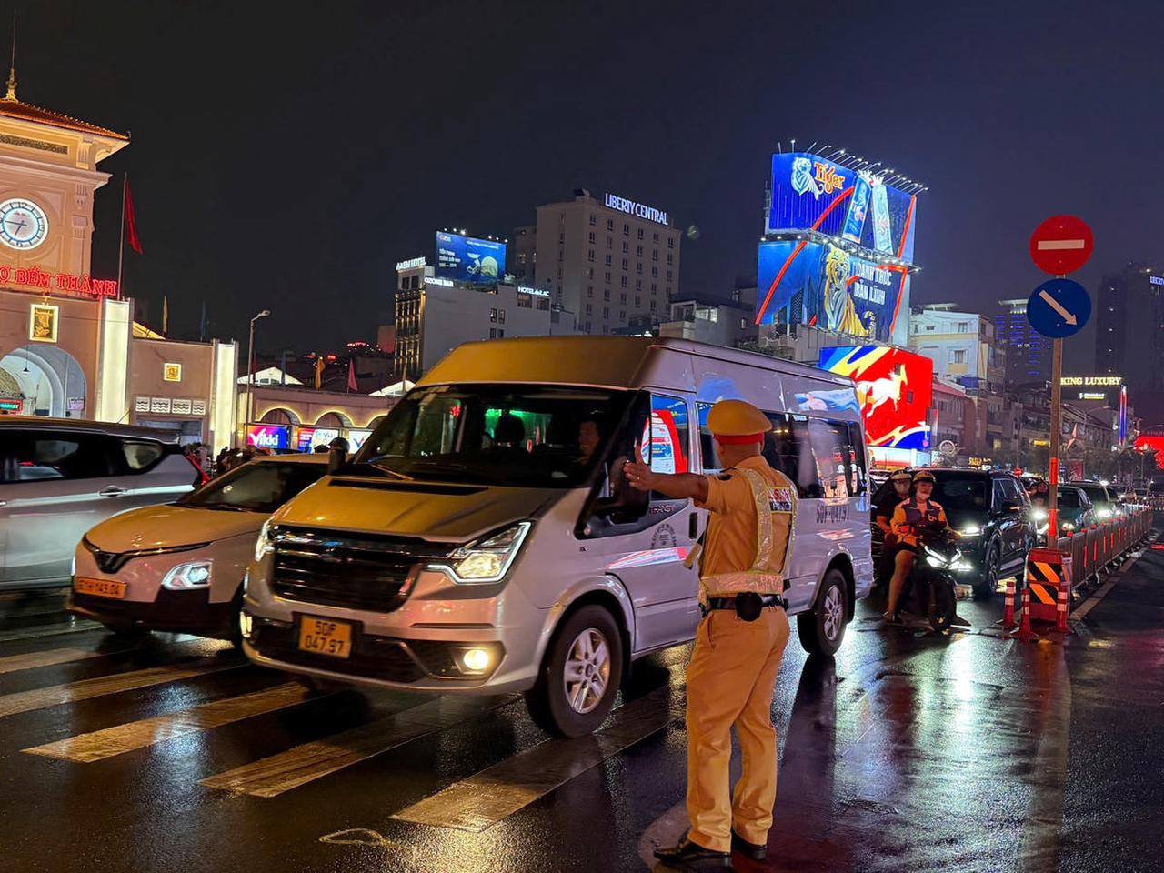 Tăng cường kiểm soát xe quá khổ, quá tải 