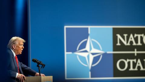 Mỹ có kế hoạch cắt giảm 200 nhân sự trong NATO