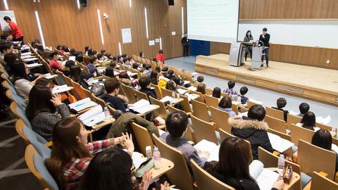 Giáo dục Đại học phải tiên phong hiện thực hóa các Nghị quyết của Đảng