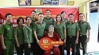 Công an An Giang bàn giao “Ngôi nhà 19/8” 