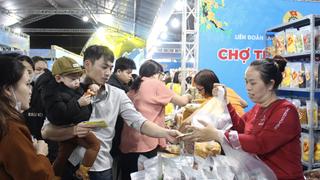 Đảm bảo cung cầu hàng hóa Tết