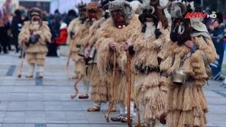 Rộn ràng lễ hội mặt nạ Surva tại Bulgaria
