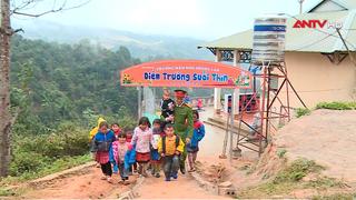 Thắp lên ước mơ đến trường cho học sinh vùng biên giới