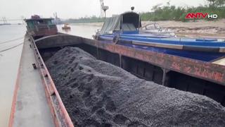 Tạm giữ phương tiện vận chuyển 200 tấn than trái phép trên biển