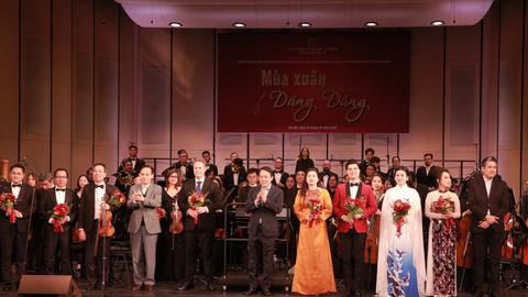 Chương trình nghệ thuật “Mùa xuân dâng Đảng”