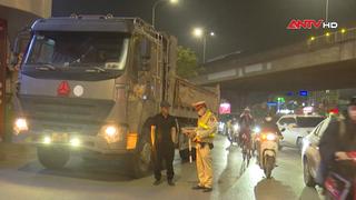 Xử lý nhiều tài xế sử dụng đèn, còi sai quy định