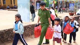 Tuổi trẻ CAND với nhiều hoạt động nghĩa tình “Xuân biên giới”