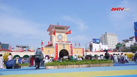 Quảng trường chợ Bến Thành mở rào chắn phục vụ người dân 