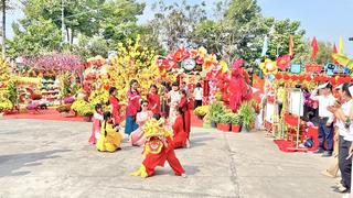 Không khí rộn ràng đón Tết cổ truyền