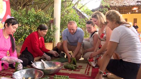 Xây dựng sản phẩm du lịch từ văn hóa Tết cổ truyền