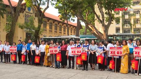 Những chuyến xe đoàn viên đưa sinh viên về quê ăn Tết