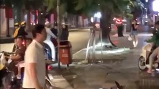 Va chạm xe, một người bị rượt đuổi hành hung giữa đường