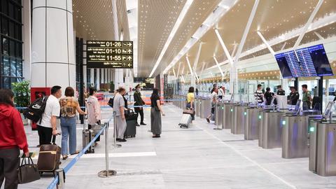 Sân bay Tân Sơn Nhất lập kỷ lục đón hơn 160.000 lượt khách trong một ngày