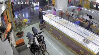 Vờ hỏi mua vàng rồi cướp 