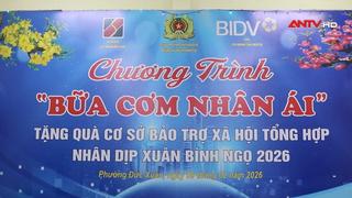 “Bữa cơm nhân ái” đầm ấm ngày Tết cổ truyền