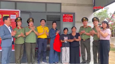 Mang tết ấm đến xã Nam Khánh Vĩnh