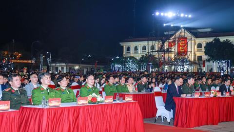 "Mừng Đảng, mừng Xuân - Mừng Tân Yên đổi mới - Vì cộng đồng không ma túy”