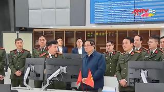 Thủ tướng kiểm tra công tác ứng trực, chúc Tết cán bộ, chiến sĩ công an