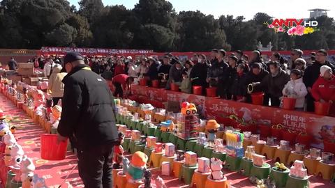 Không khí lễ chùa đầu năm tại Bắc Kinh, Trung Quốc