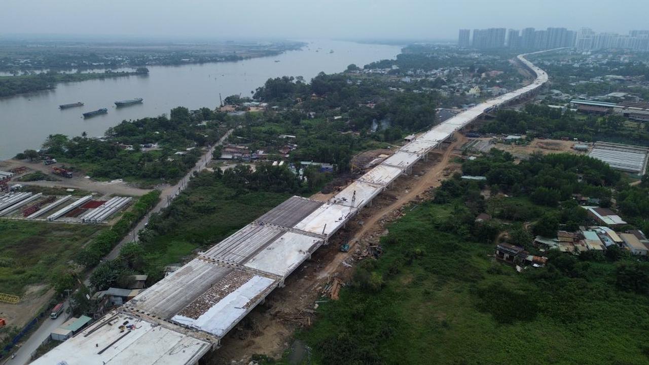 Tết trên các công trình trọng điểm