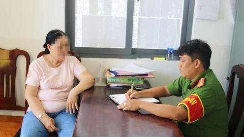 Đối tượng giật dây chuyền vàng của người đi chùa