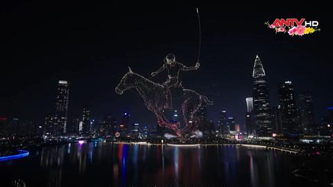 Ralph Lauren mừng năm Ngựa: Kỵ sĩ phi nước đại trên không