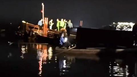 Nguyên nhân ban đầu vụ tàu chở 23 người chìm trên hồ Thác Bà