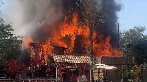 Cháy quán cà phê ở TP.HCM
