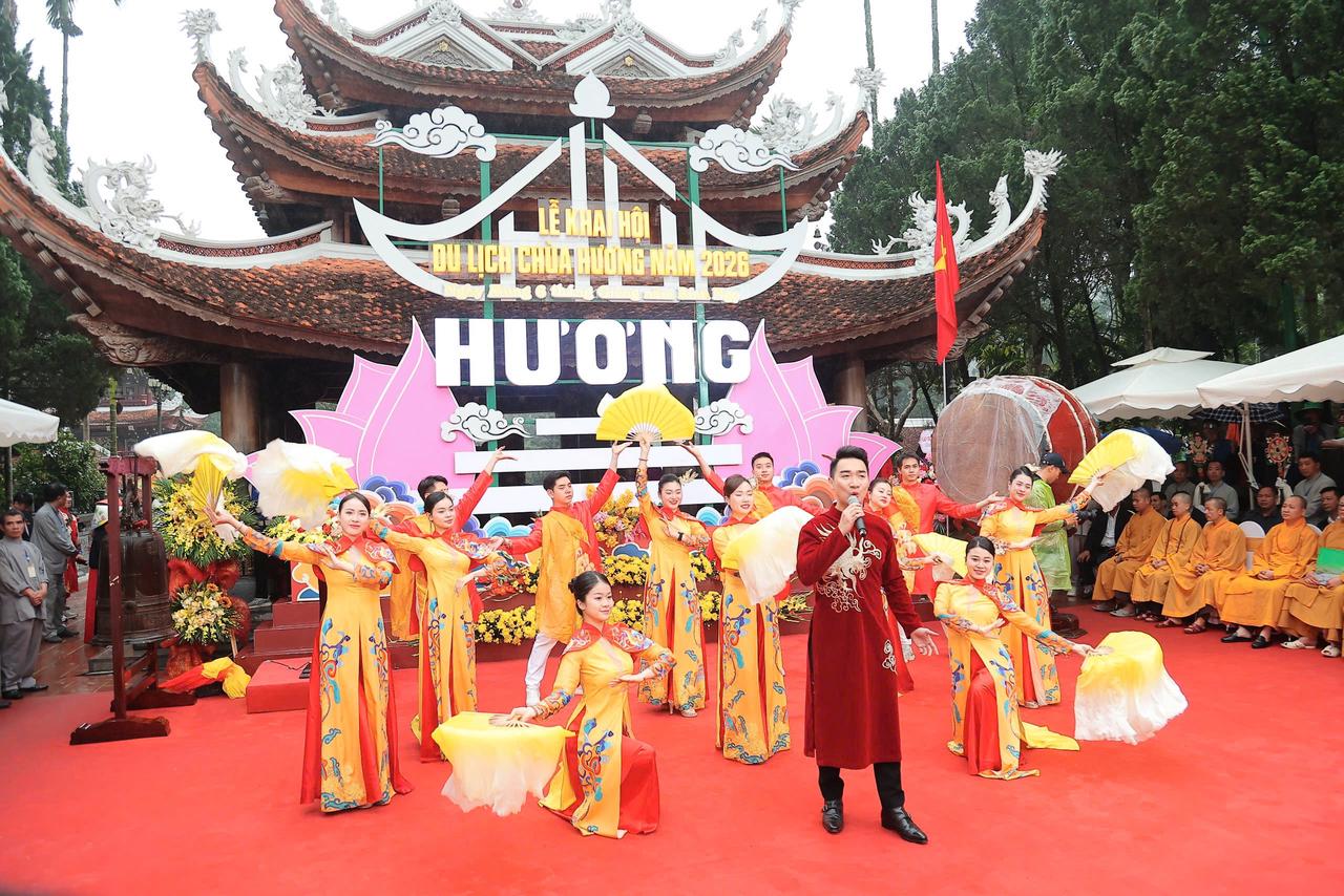Lễ khai hội chùa Hương năm 2026