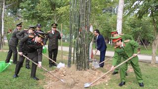 Công an các địa phương phát động Tết trồng cây