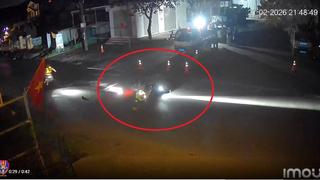 Mang pháo tự chế đi đốt, thanh niên tông xe vào CSGT khi bị kiểm tra