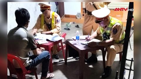 Xe 25 chỗ chở 61 người, chủ xe và tài xế bị phạt hơn 200 triệu đồng