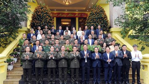 Đại tướng Lương Tam Quang thăm, chúc Tết Đảng bộ, chính quyền và nhân dân tỉnh Hưng Yên