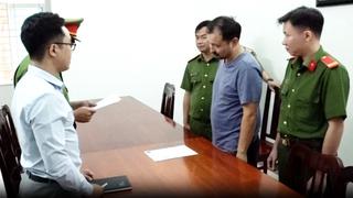 Bàn giao đối tượng người nước ngoài bị truy nã đỏ