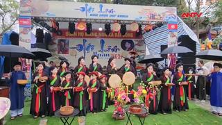 Du khách thập phương tấp nập trẩy hội Lim