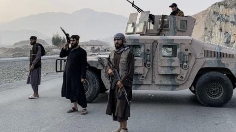 Đụng độ Pakistan– Afghanistan: Hàng trăm binh sĩ thiệt mạng