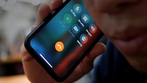 Khuyến cáo người vay tài chính tiêu dùng khi bị gọi điện thoại đe dọa