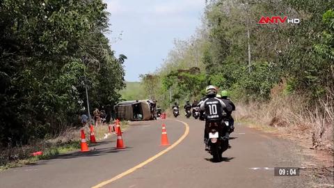 Lật xe ô tô khiến 2 người tử vong tại Đồng Nai