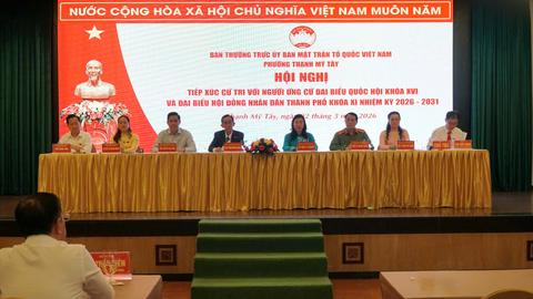 Thứ trưởng Lê Quốc Hùng tiếp xúc cử tri TP. HCM