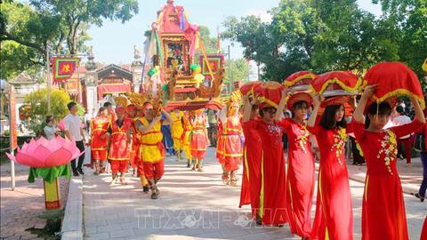 Lễ hội phát lương Đức Thánh Trần tại đền Trần Thương 