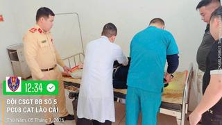 Cảnh sát giao thông Lào Cai kịp thời đưa người dân đi cấp cứu
