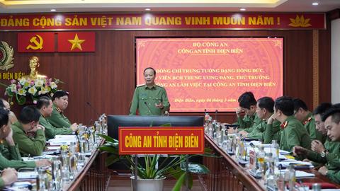 Thứ trưởng Đặng Hồng Đức làm việc với Công an tỉnh Điện Biên