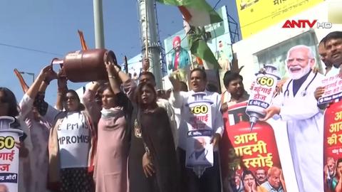 Giá ga tăng, dân Ấn Độ xuống đường biểu tình 