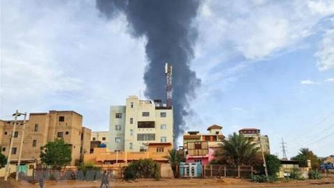 UAV tấn công 2 khu chợ ở Sudan, ít nhất 33 người tử vong