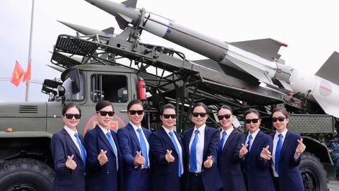 Những bông hoa trong lòng dân