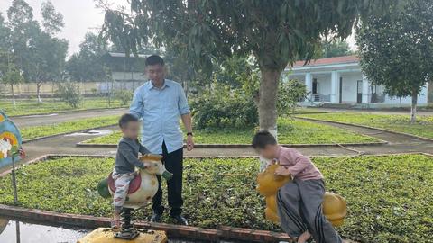 CHUYỆN VỀ NHỮNG ĐỨA TRẺ PHÍA SAU SONG SẮT