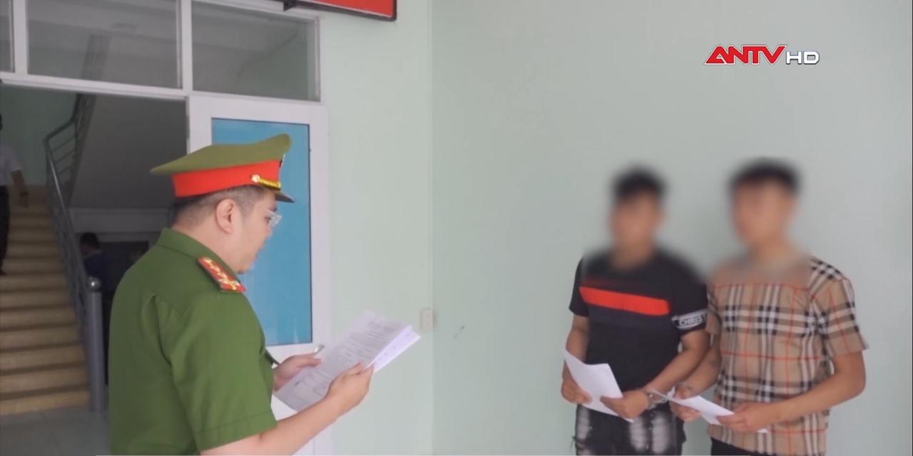 Mang hung khí, bom xăng hỗn chiến, hai đối tượng bị khởi tố về hành vi giết người