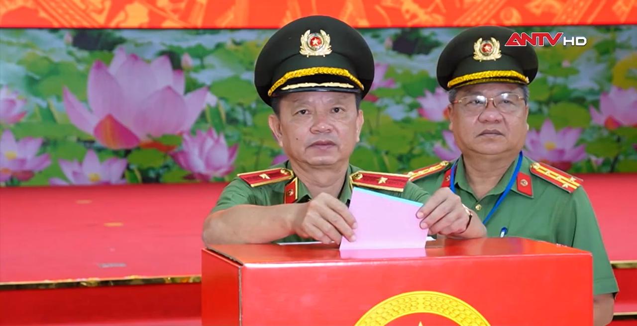 Công an TP Cần Thơ tổ chức bầu cử sớm cho hơn 2.000 cử tri
