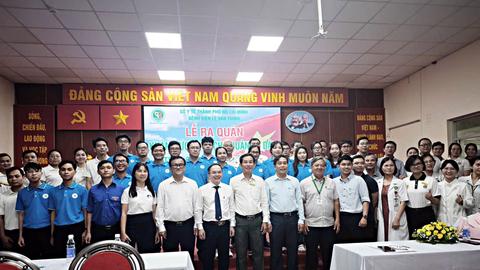 60 bác sĩ TP.HCM lên đường chăm sóc sức khoẻ cho quân dân Trường Sa