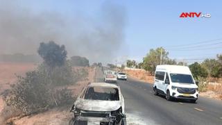 Ô tô bốc cháy khi đang lưu thông, tài xế bị thương